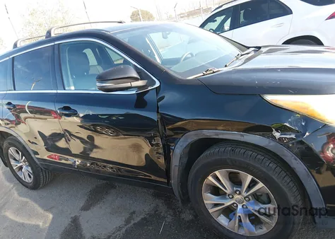 2015 Toyota Highlander Le Plus V6 z USA, uszkodzony, nr VIN 5TDBKRFHXFS095919